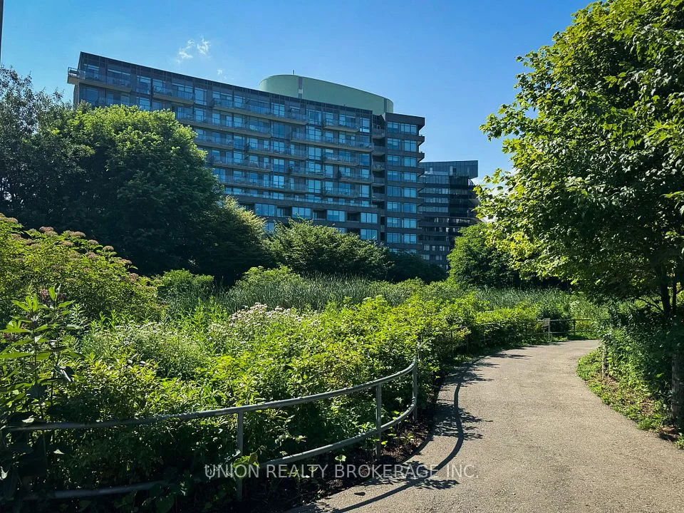 120 Bayview Avenue N913, Toronto C08, ON M5A 0G4