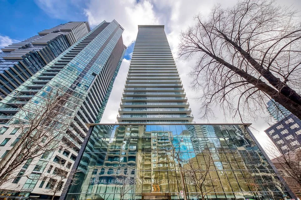33 Charles Street E 2009, Toronto C08, ON M4Y 1R9