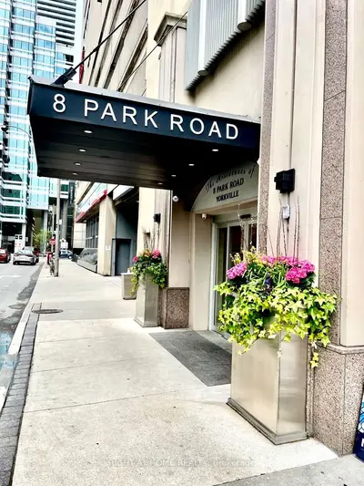 Condo Apartment in Toronto