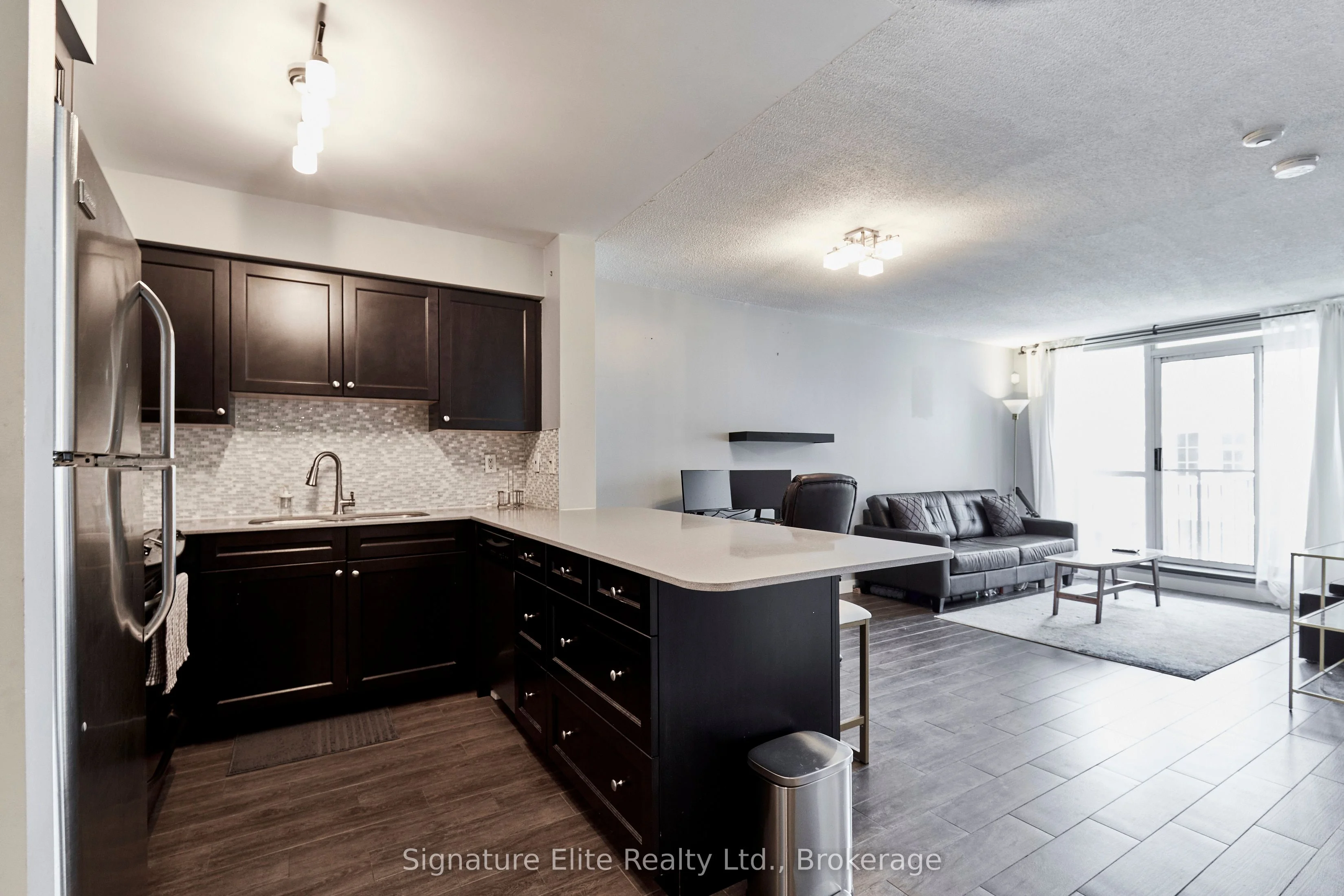 1000 King Street W 303, Toronto C01, ON M6K 3N1