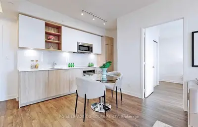 Condo Apartment in Toronto