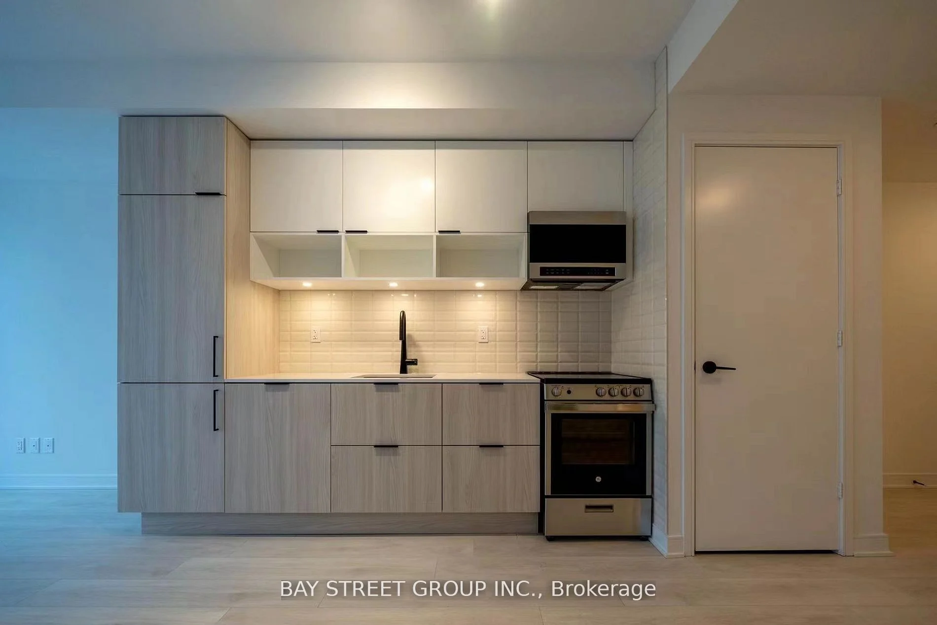 180 Mill Street S547, Toronto C08, ON M5A 0V6