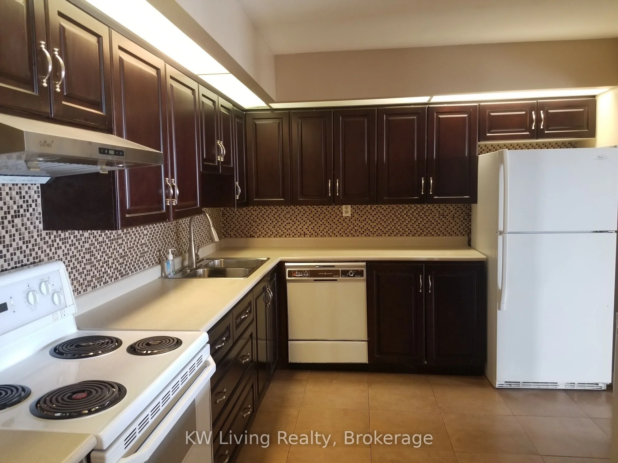 33 Elmhurst Avenue 2106, Toronto C07, ON M2N 6G8