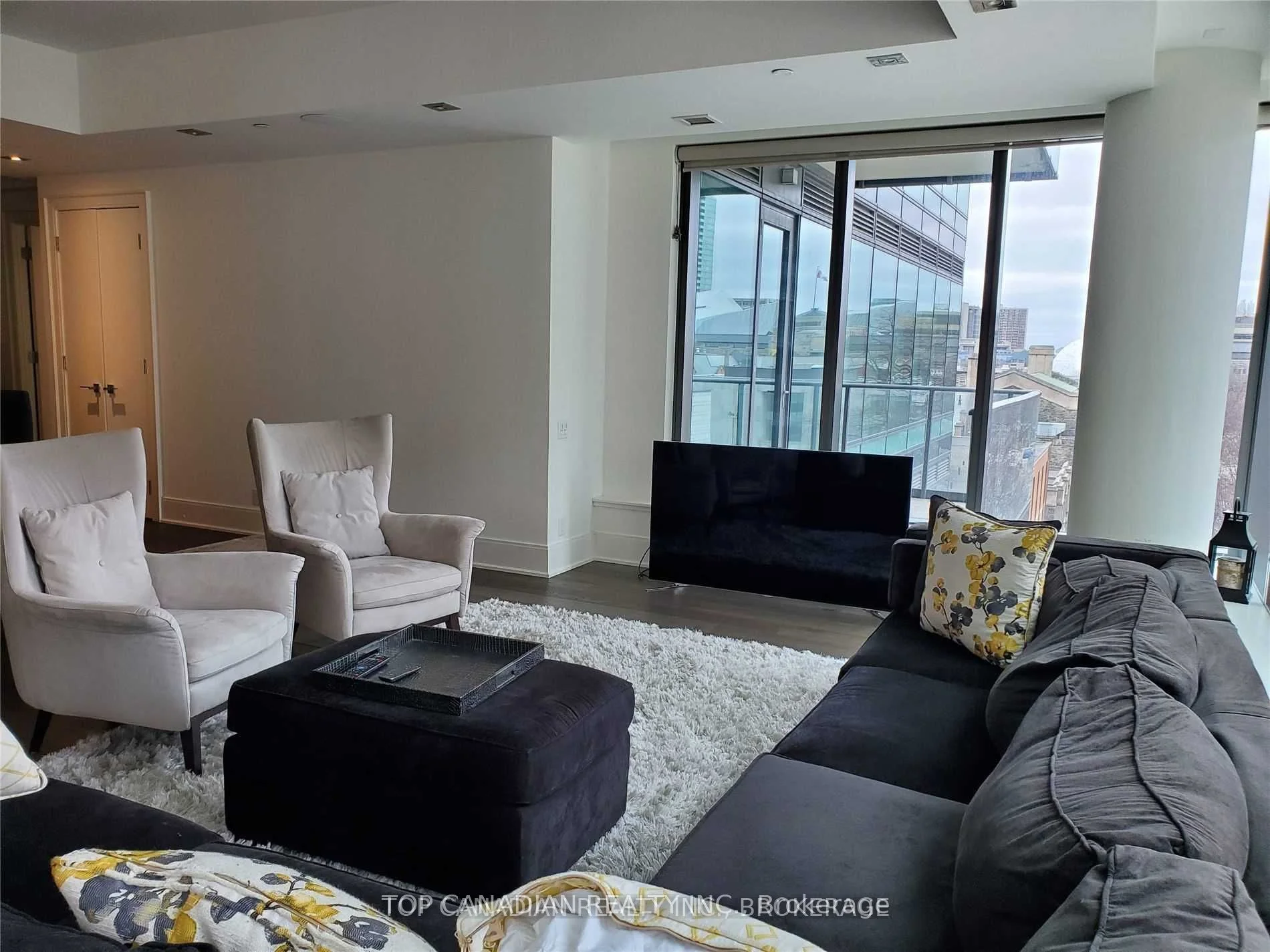 318 Richmond Street W 1609, Toronto C01, ON M5V 0B4