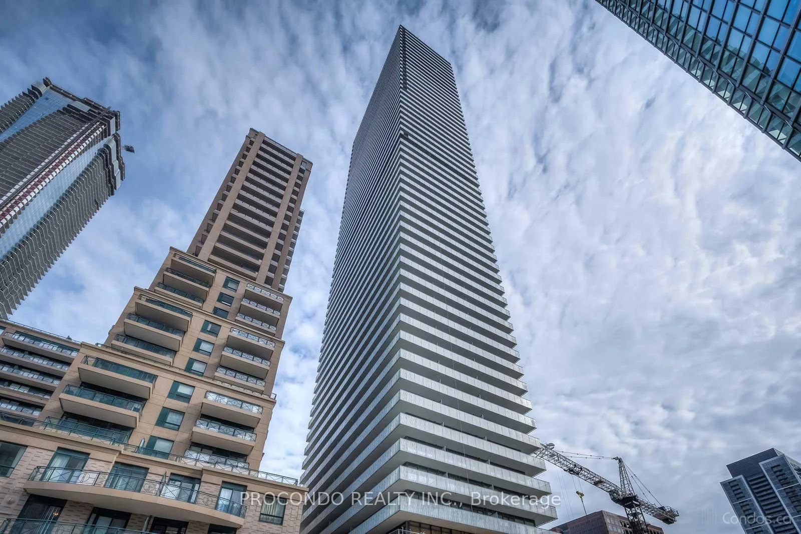 42 Charles Street 2402, Toronto C08, ON M4Y 1T4