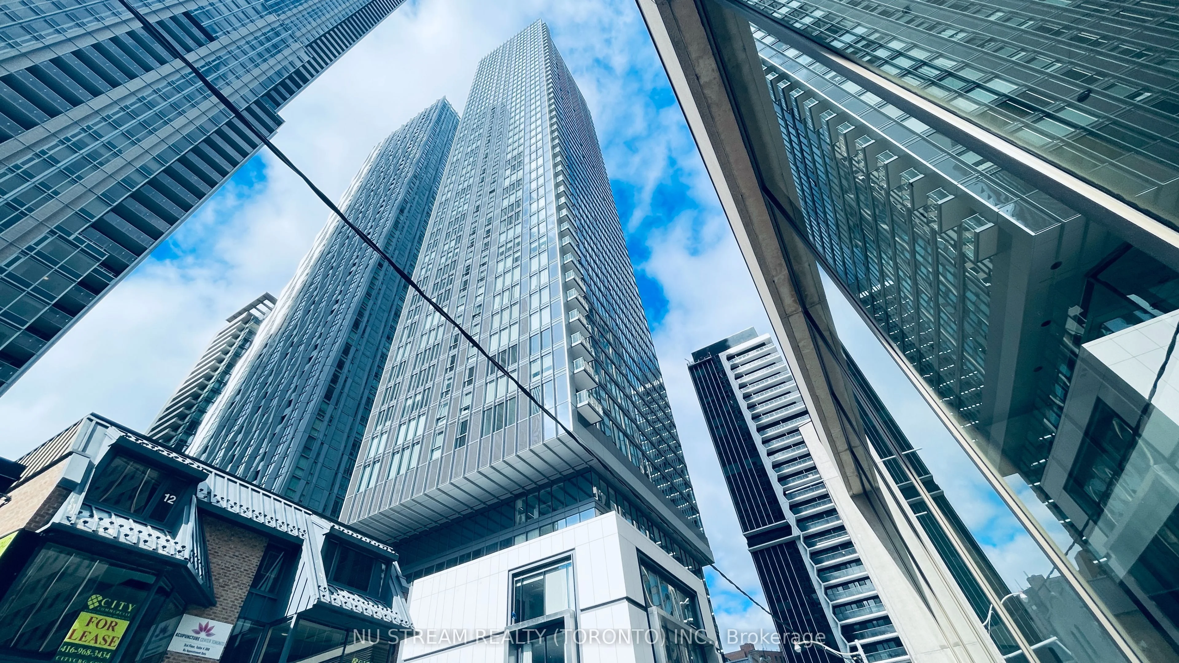 8 Cumberland Street 1107, Toronto C02, On M4w 0b6