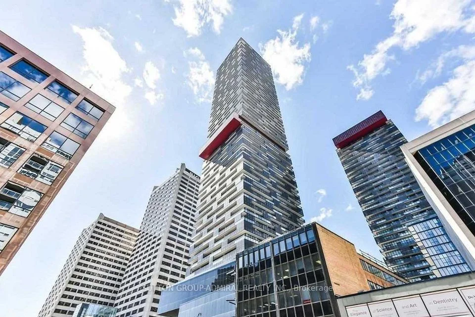 8 Eglinton Avenue E 1811, Toronto C10, ON M4P 1A6
