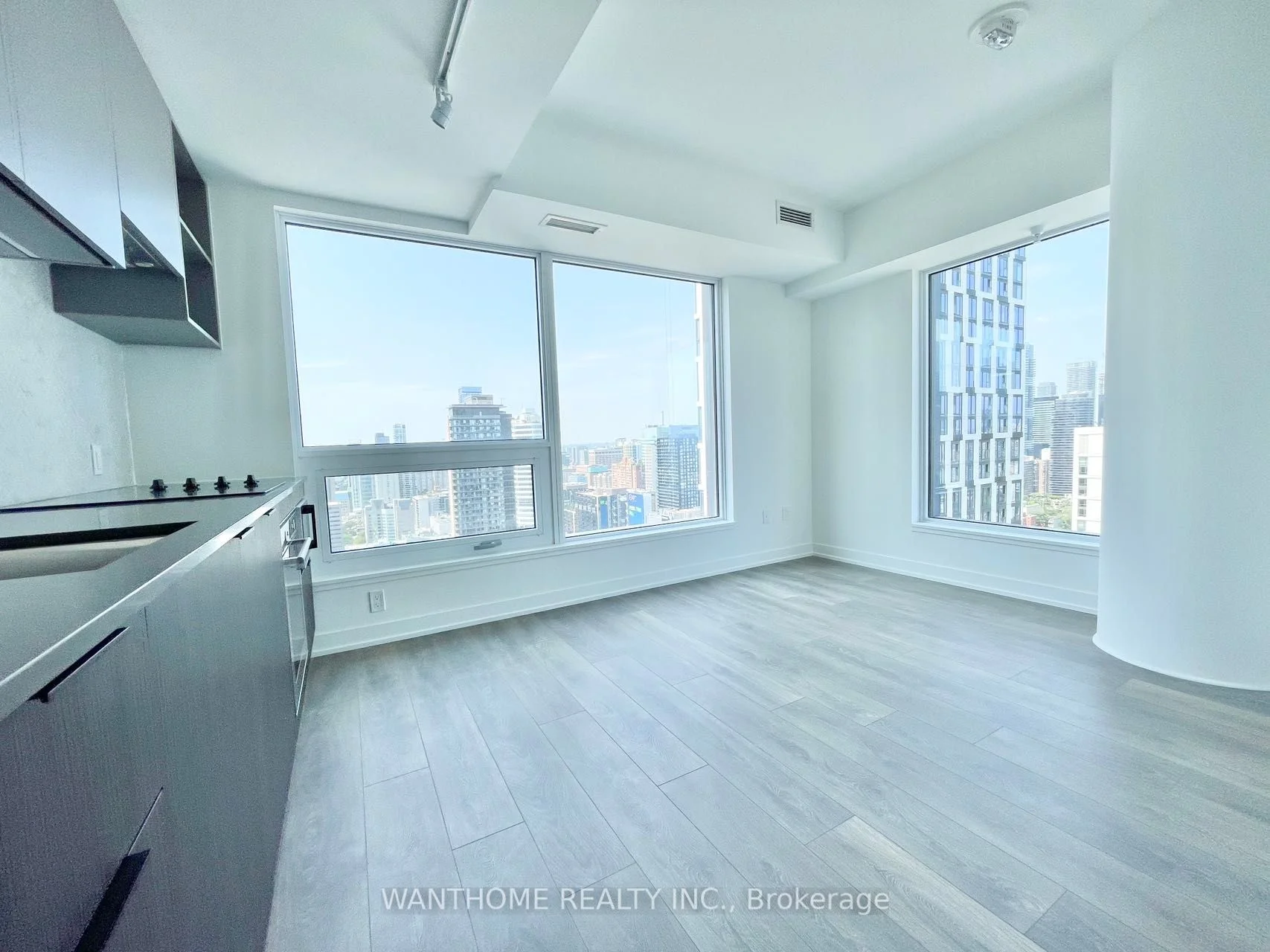 82 Dalhousie Street 3912, Toronto C08, ON M5B 0C5