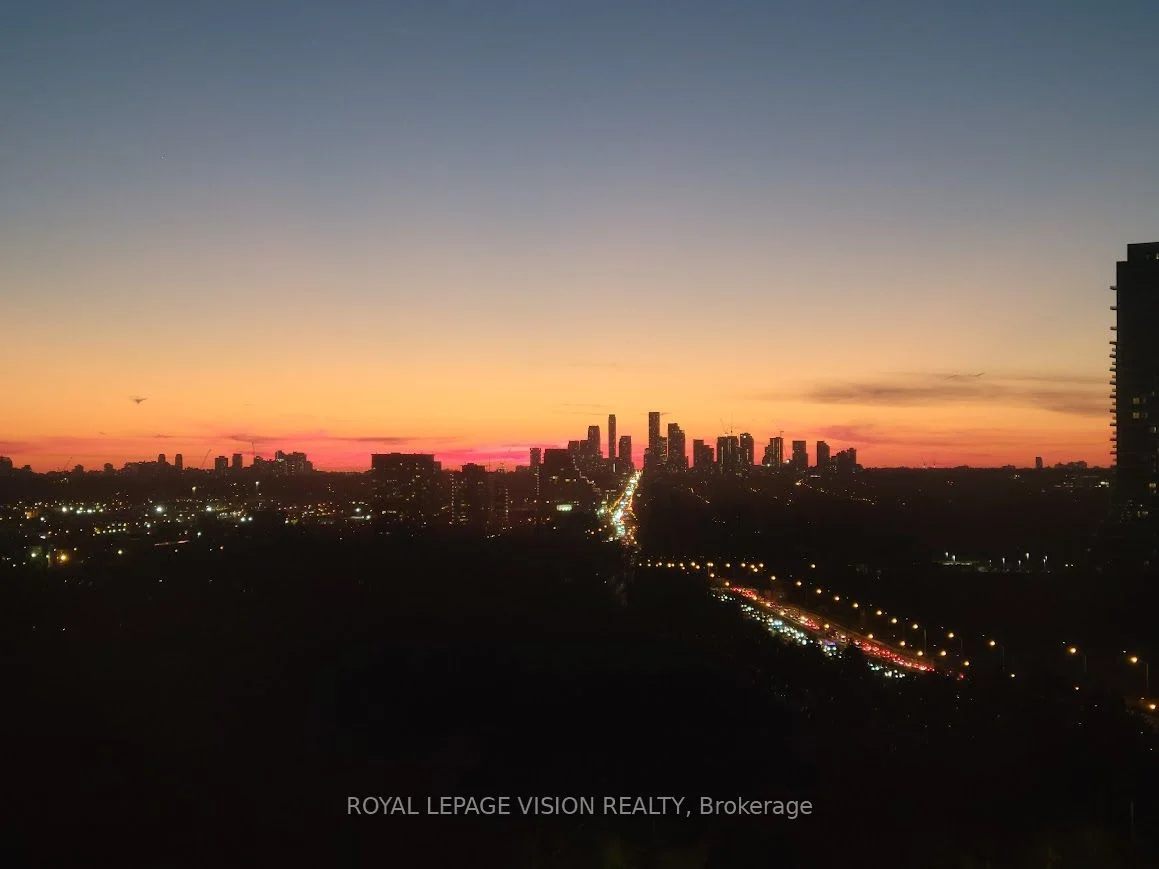 797 Don Mills Road 1402, Toronto C11, ON M3C 1V1