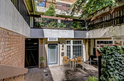 Condo Townhouse in Toronto