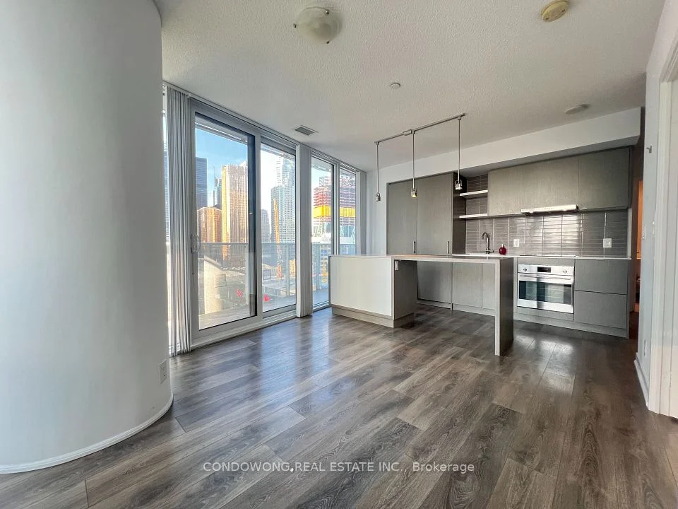 100 Harbour Street 1702, Toronto C01, ON M5J 0B5