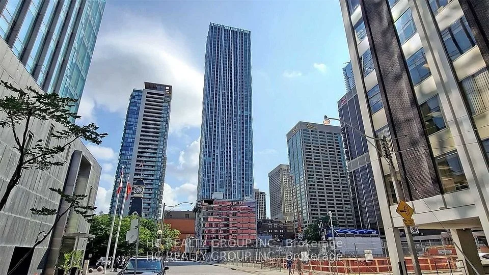 1 Yorkville Avenue 2701, Toronto C02, ON M4W 0B1