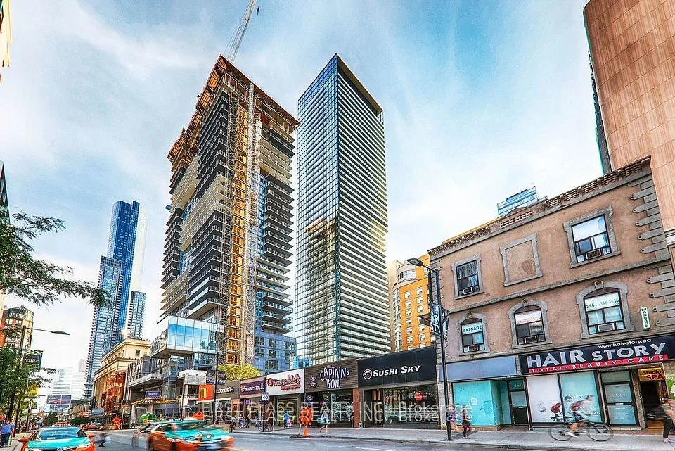 15 Grenville Street 1208, Toronto C01, On M4y 0b9