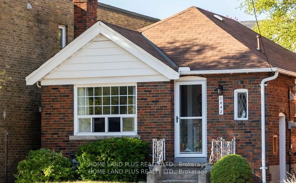 1442 Bayview Avenue Main fl, Toronto C10, ON M4G 3B3