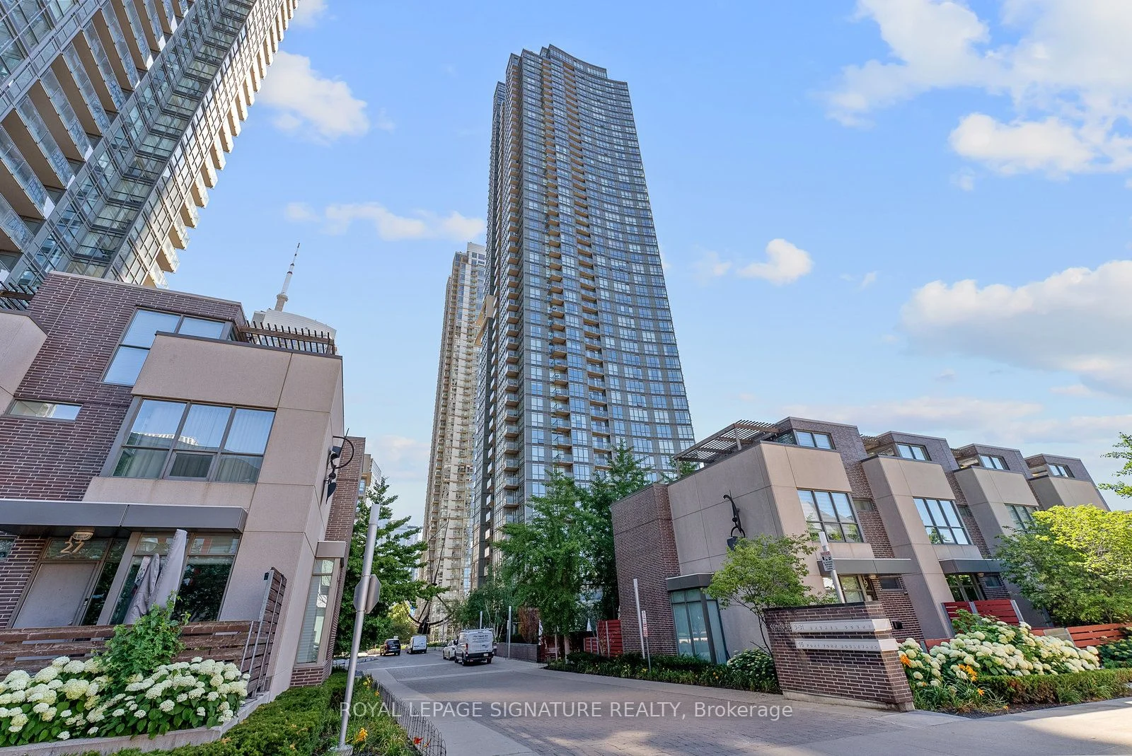 11 Brunel Court 5105, Toronto C01, ON M5V 3Y3