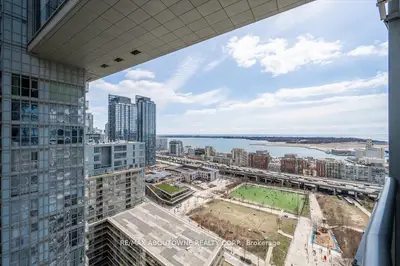 Condo Apartment in Toronto