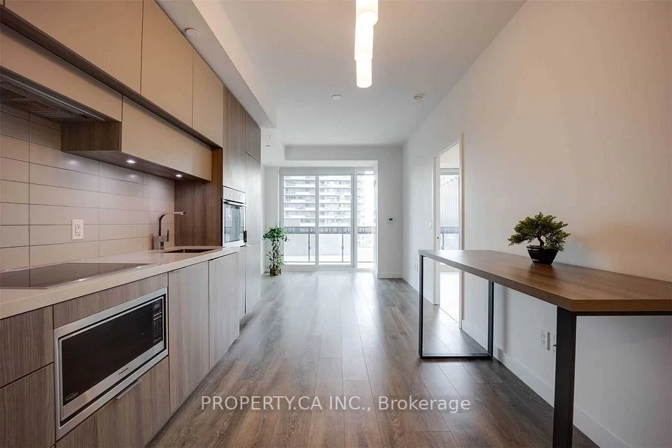 8 Eglinton Avenue E 801, Toronto C03, ON M4P 0C1