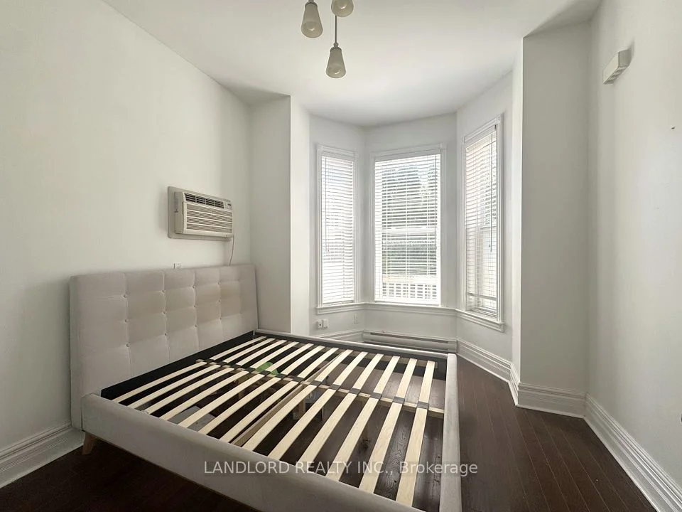 73 Northcote Avenue 2, Toronto C01, ON M6J 3K2