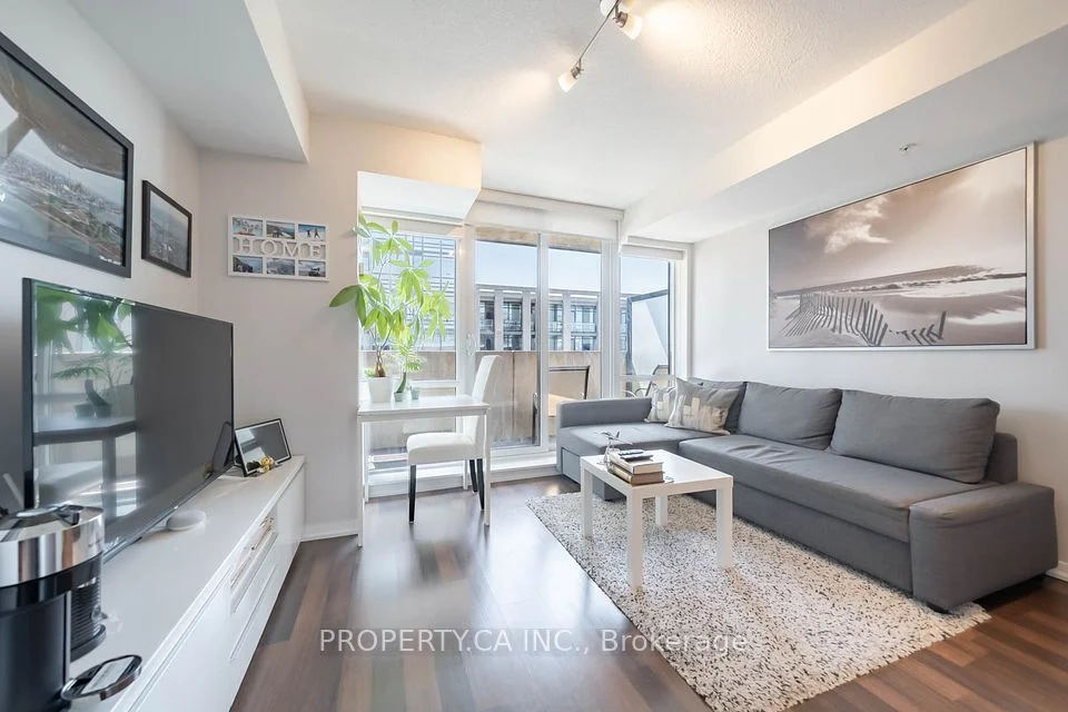 20 Joe Shuster Way 1208, Toronto C01, ON M6K 0A3