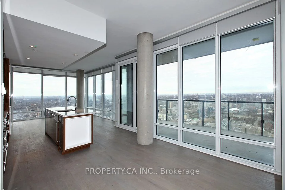 488 University Avenue 5216, Toronto C01, On M5g 0c1