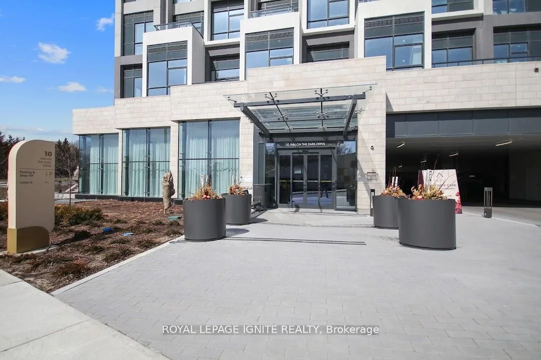 10 Inn On The Park Drive 1506, Toronto C13, On M3c 0p9