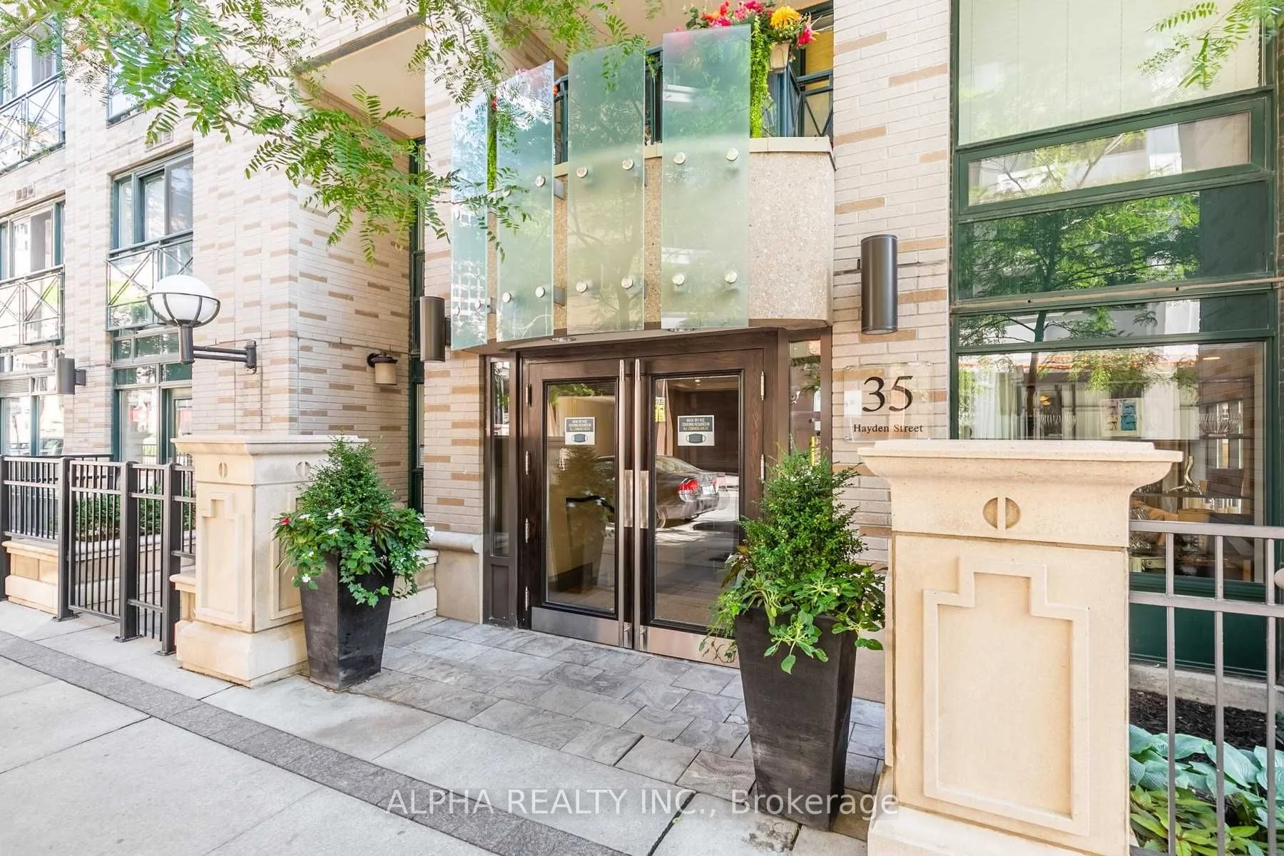 35 Hayden Street 1108, Toronto C08, On M4y 2p2