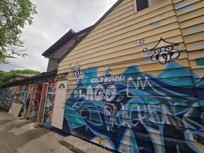 Upper Level in Toronto