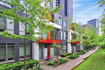 Condo Townhouse in Toronto