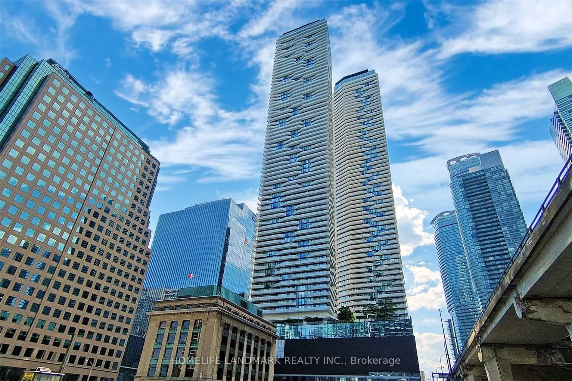 100 Harbour Street 5004, Toronto C01, ON M5J 0B5