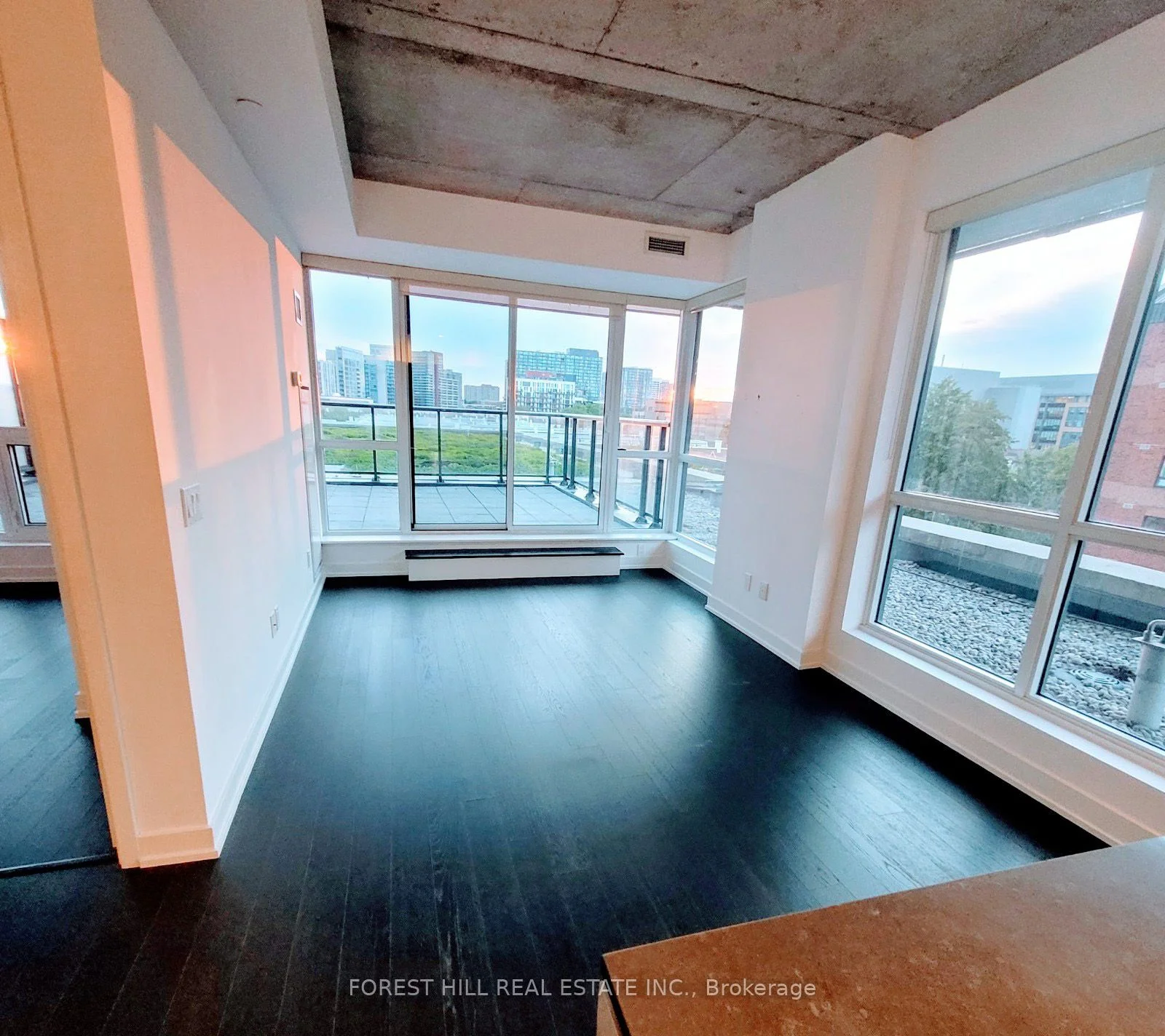 1030 King Street W 528, Toronto C01, ON M6K 0B4