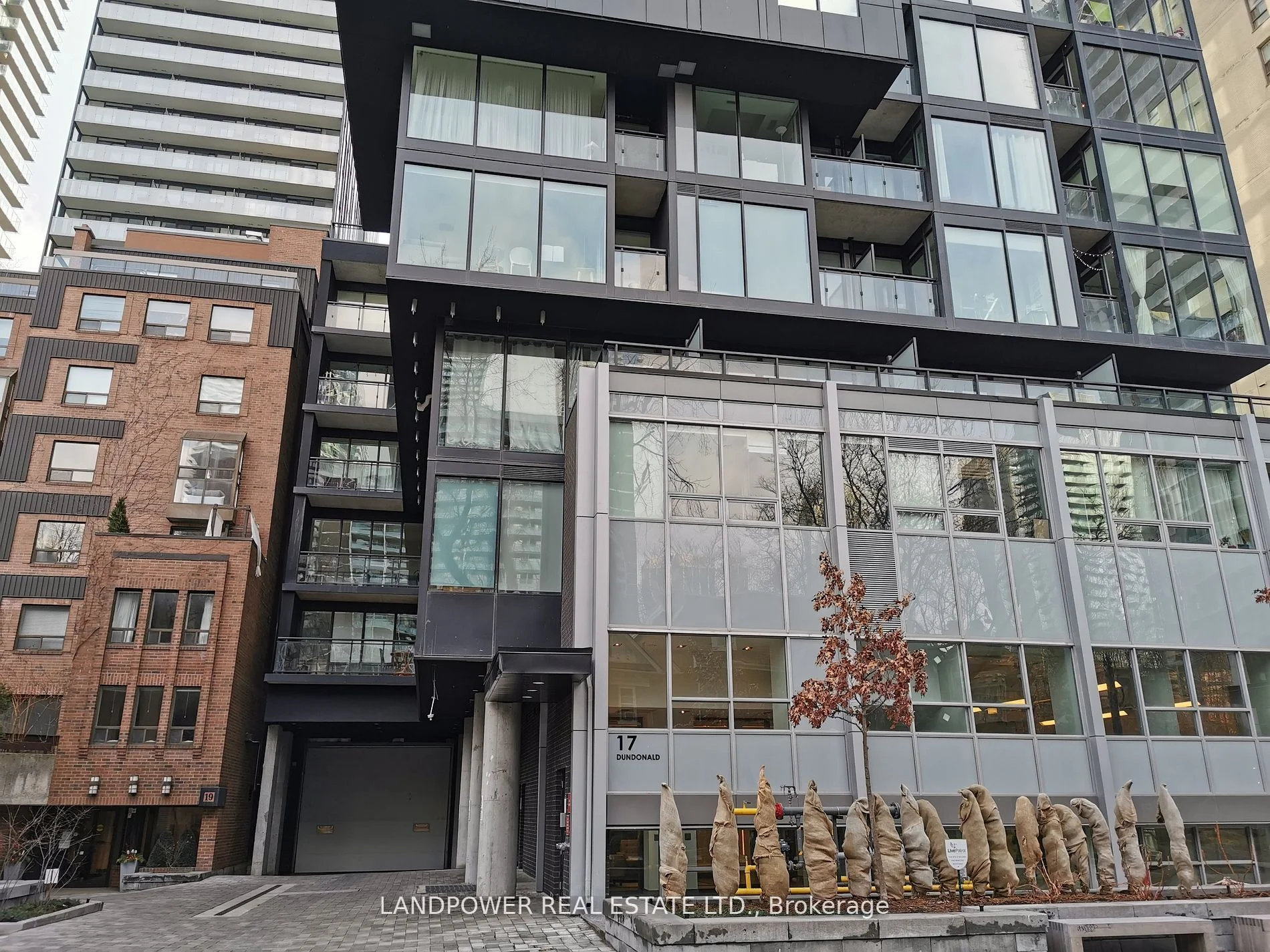 17 Dundonald Street 1302, Toronto C08, On M4y 0e4