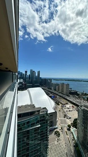 1 Concord Cityplace Way 4908, Toronto C01, ON M5V 0X3