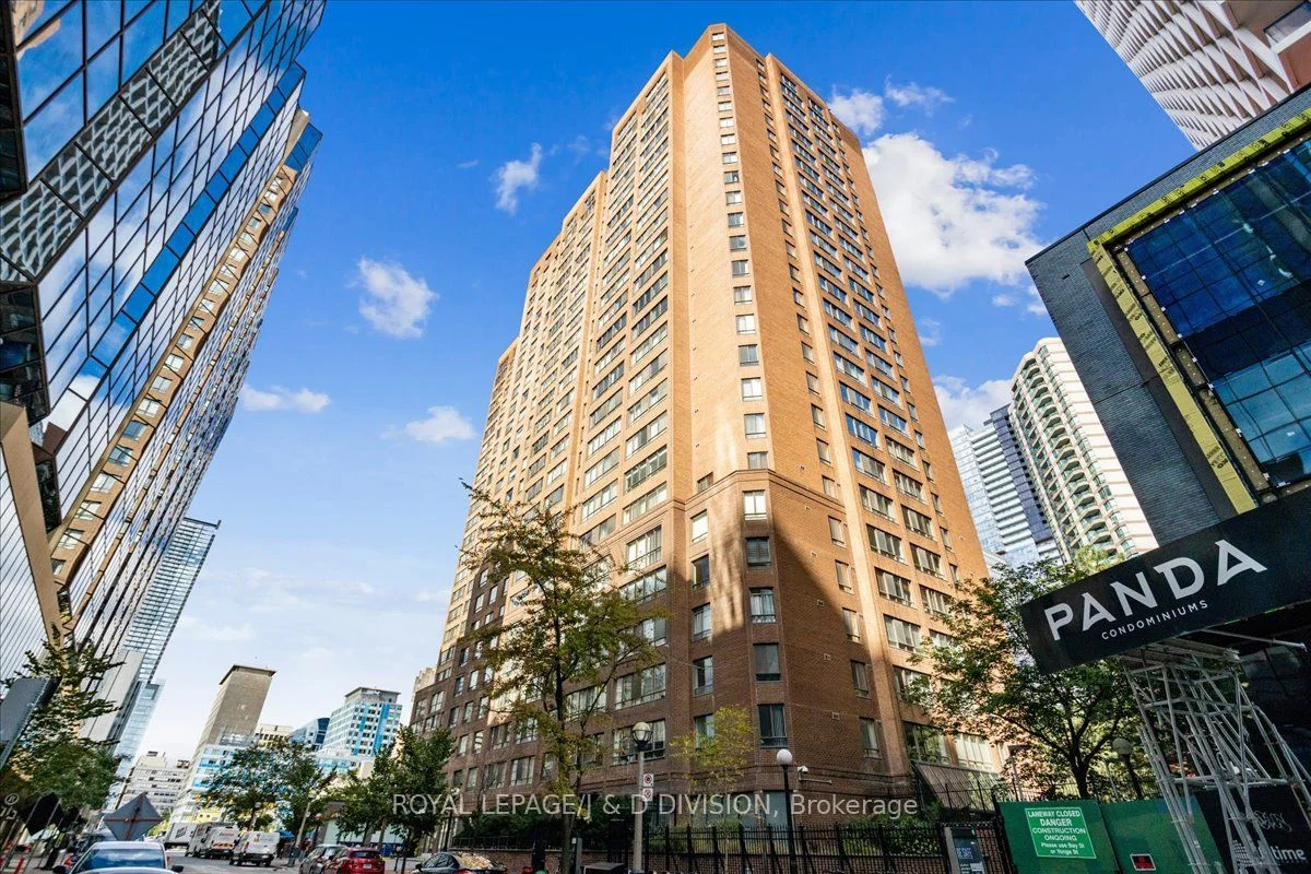 633 Bay Street 2402, Toronto C01, On M5g 2g4
