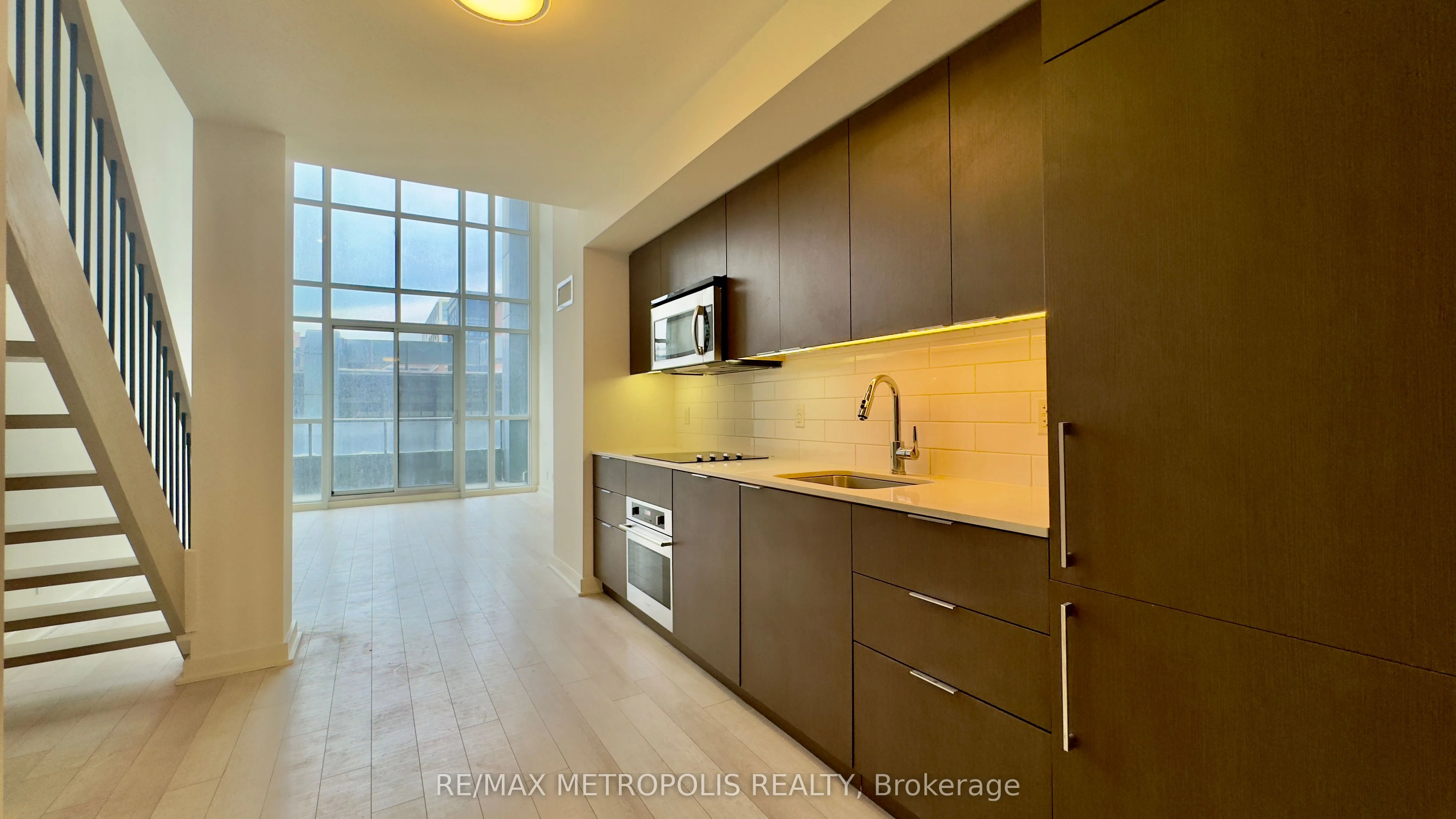 5 Hanna Avenue 319, Toronto C01, ON M6K 1X6