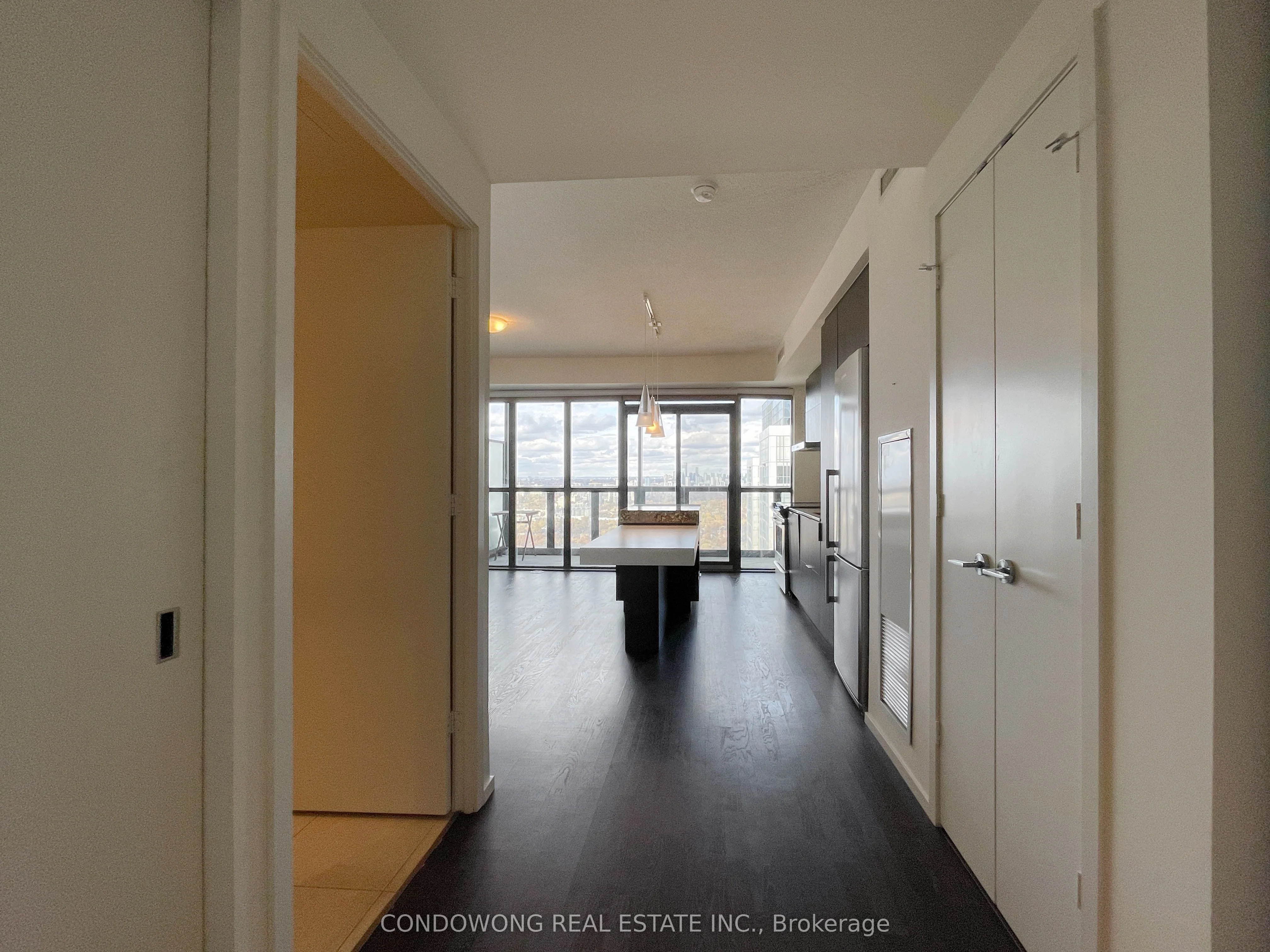 101 Charles Street E 4009, Toronto C08, ON M4Y 0A9