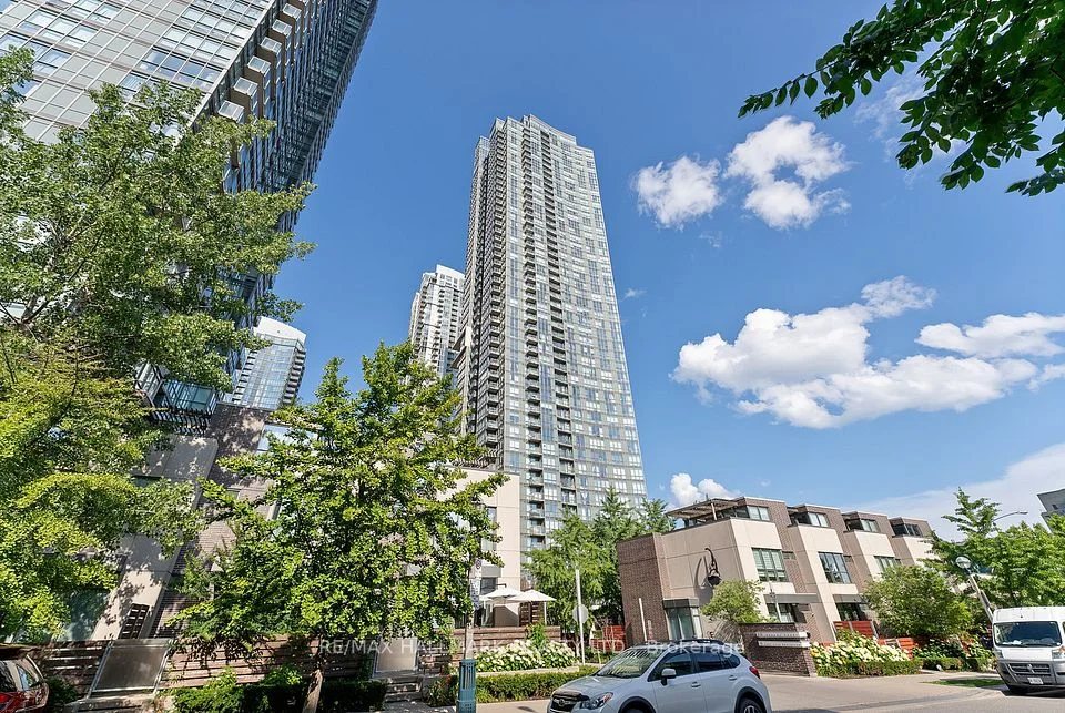 11 Brunel Court 3706, Toronto C01, ON M5V 3Y3