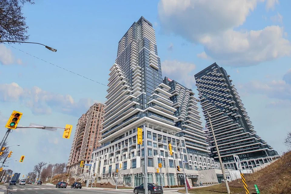 10 Inn On The Park Drive 2105, Toronto C13, ON M3C 0P9