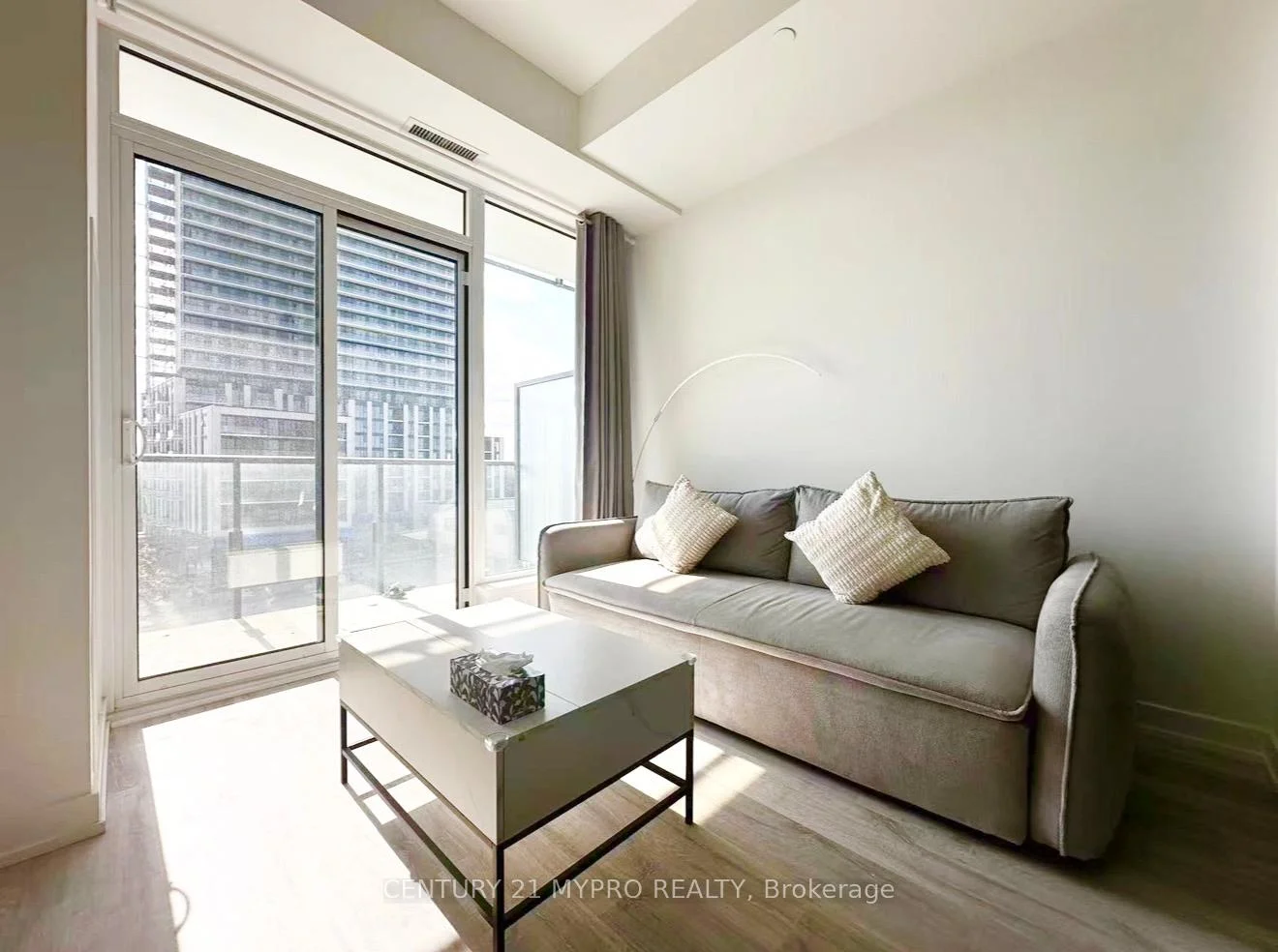 7 Golden Lion Heights 648, Toronto C14, ON M2M 0C1