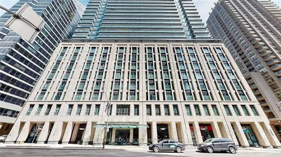 955 Bay Street Uph07, Toronto C01, ON M5S 2A2