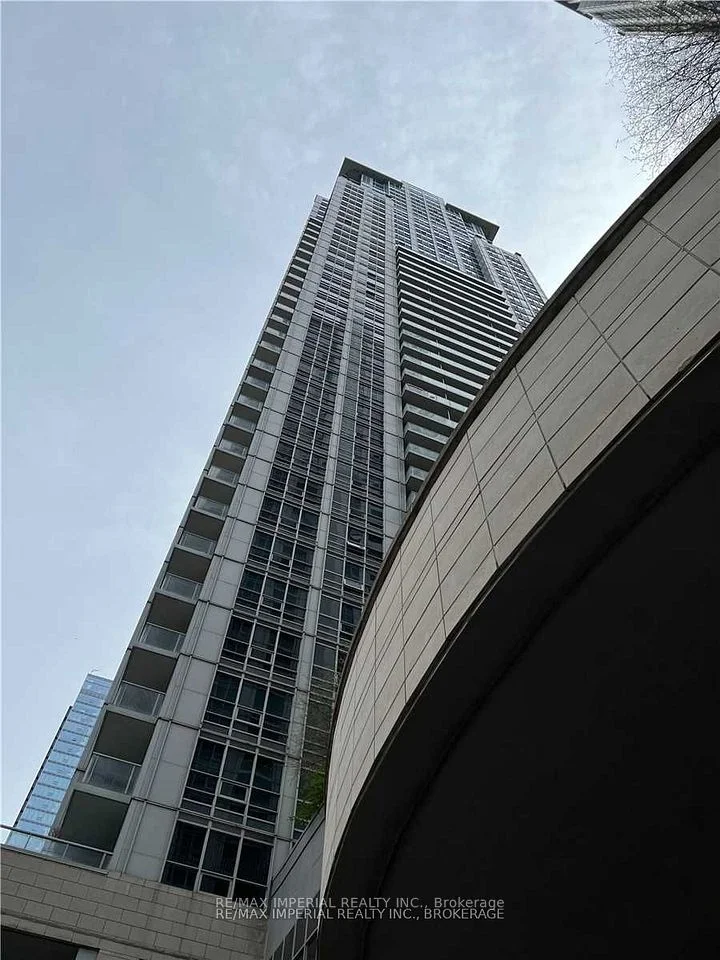 761 Bay Street 2214, Toronto C01, On M5g 2r2
