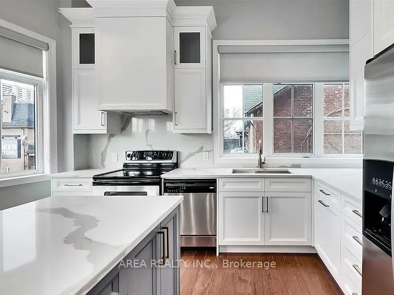 543A Parliament Street, Toronto C08, ON M4X 1P7
