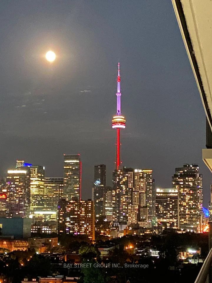 181 Huron Street 1607, Toronto C01, ON M5T 0C1