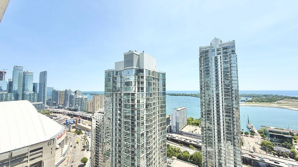 3 Concord Cityplace Way 3811, Toronto C01, ON M5V 0X4