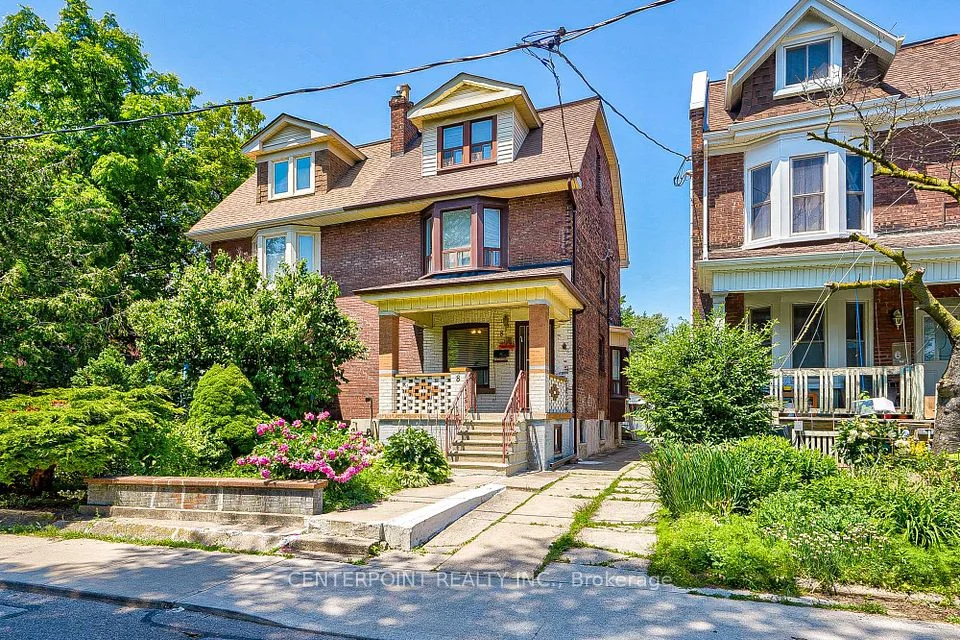 8 Hepbourne Street, Toronto C01, ON M6H 1J8