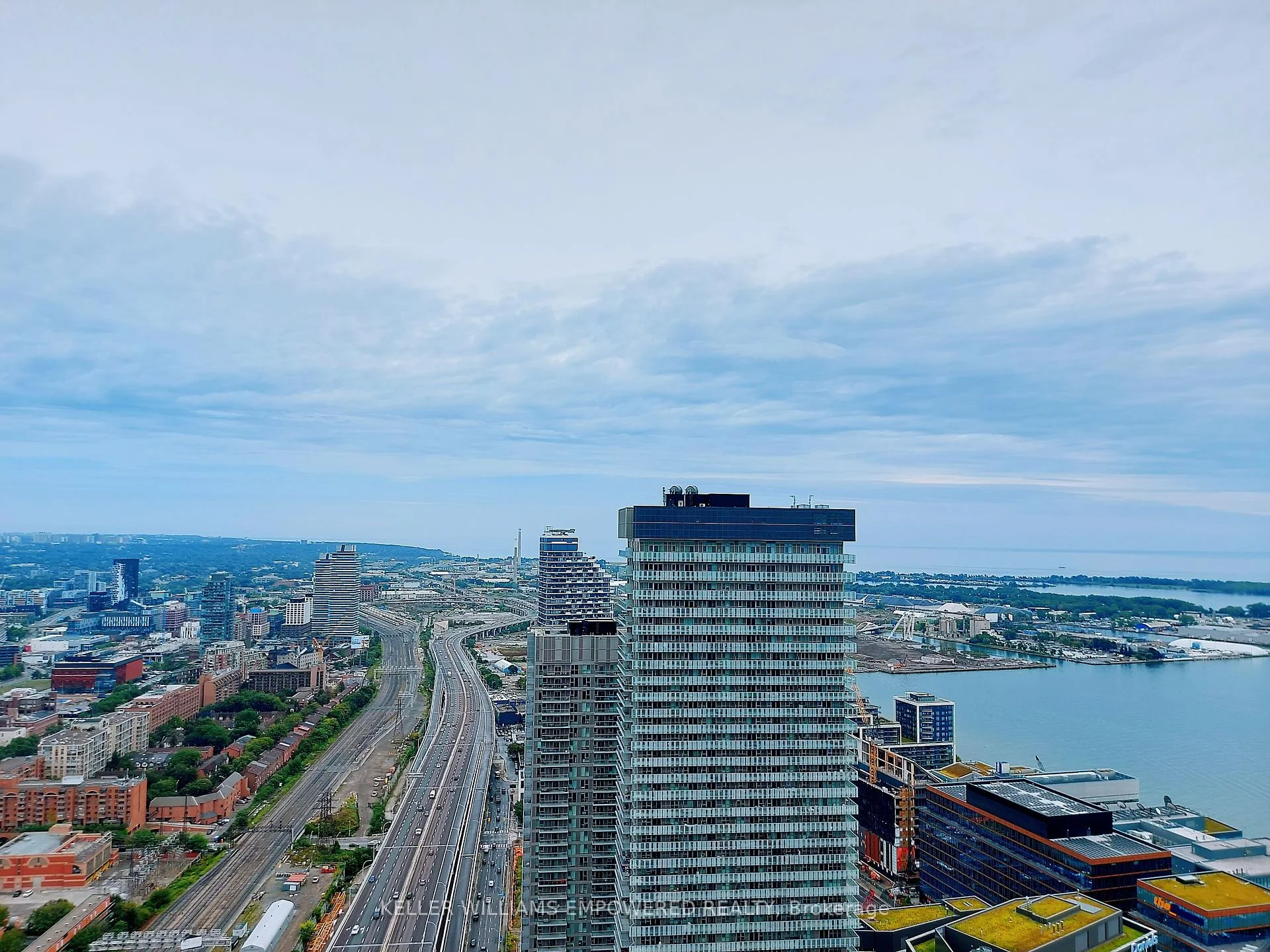 55 Cooper Street 5505, Toronto C08, On M5e 0g1