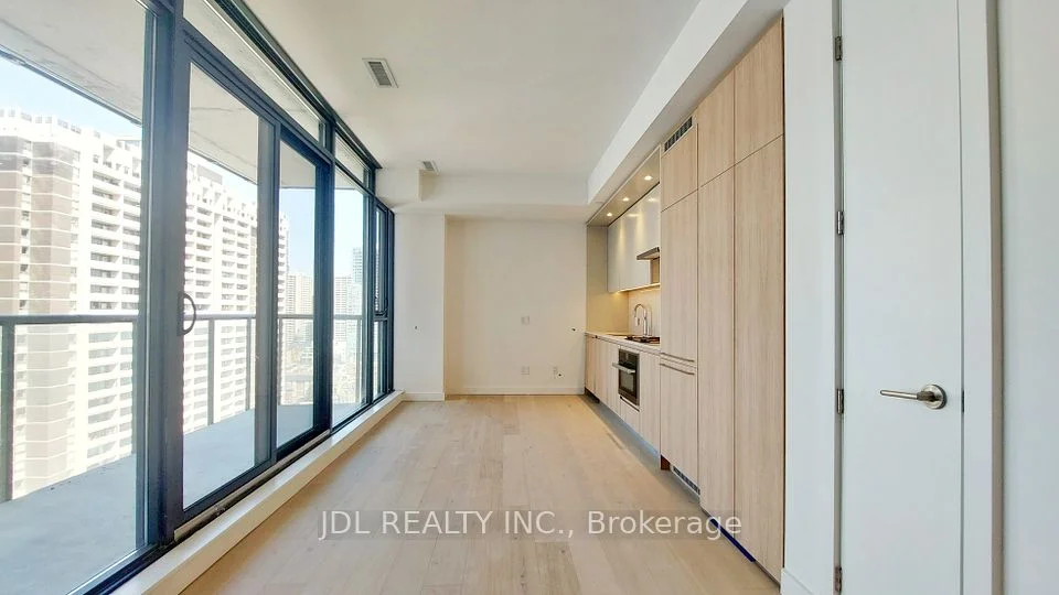 81 Wellesley Street E 1608, Toronto C08, ON N5V 1J6