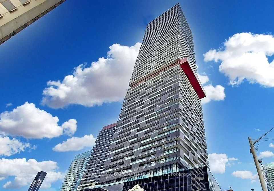 8 Eglinton Avenue E 3710, Toronto C10, ON M4P 1A6