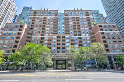 Condo Apartment in Toronto