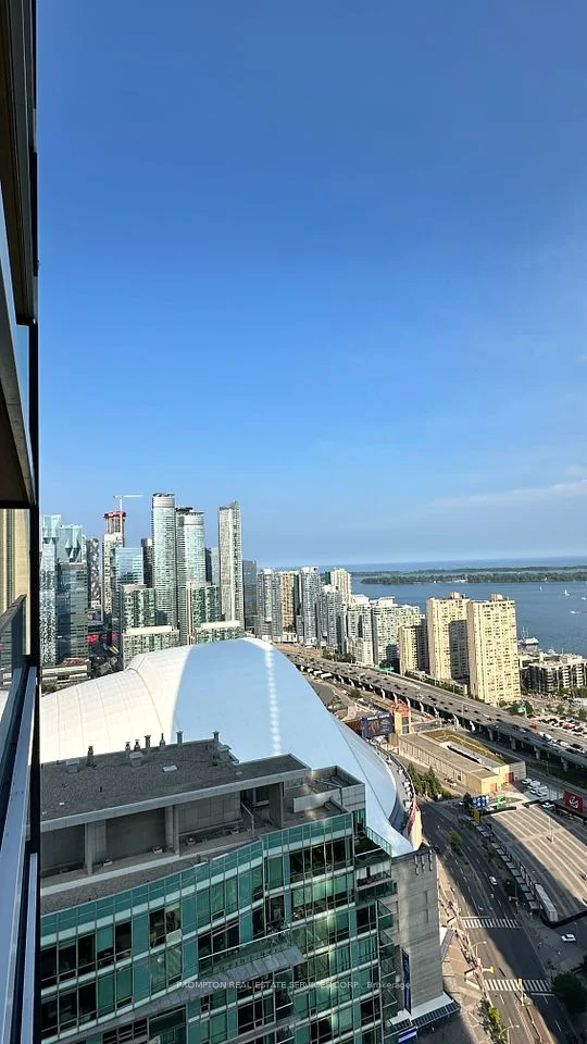 1 Concord Cityplace Way 4507, Toronto C01, On M5v 0t5