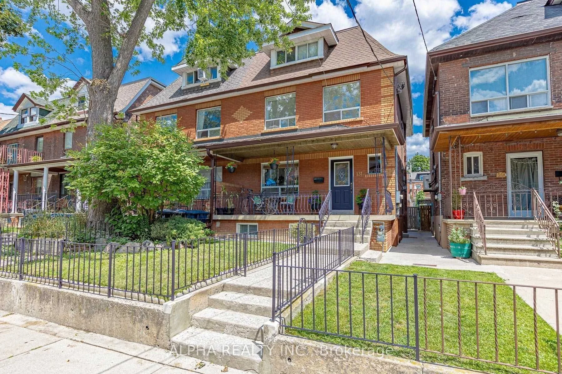 131 Beatrice Street, Toronto C01, On M6j 2t2